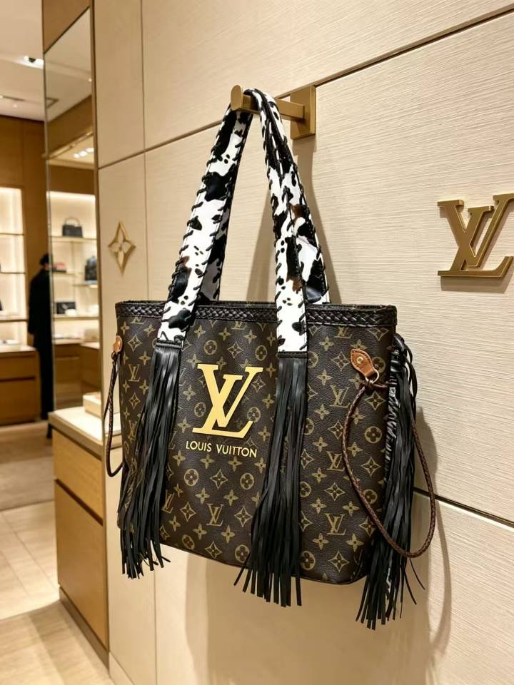 LV Purse