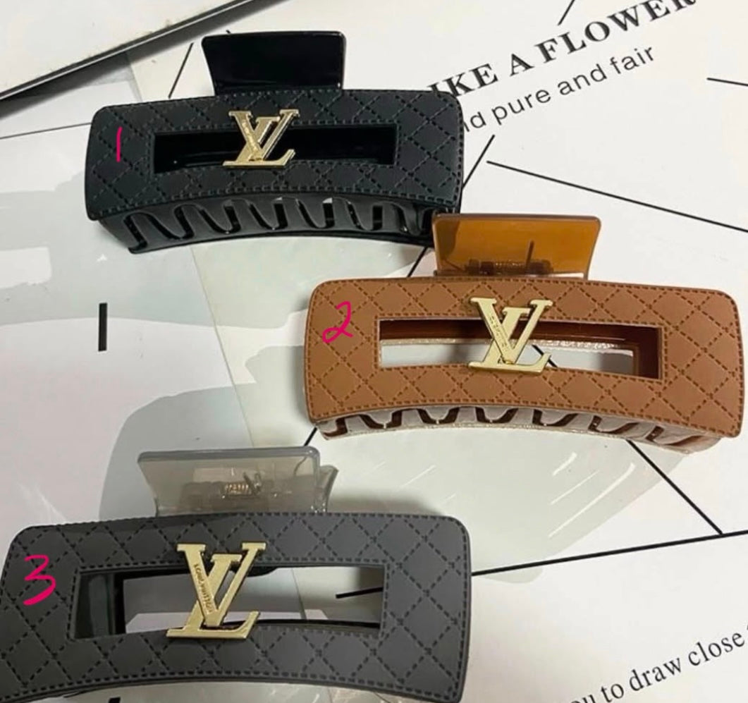 LV claw clips