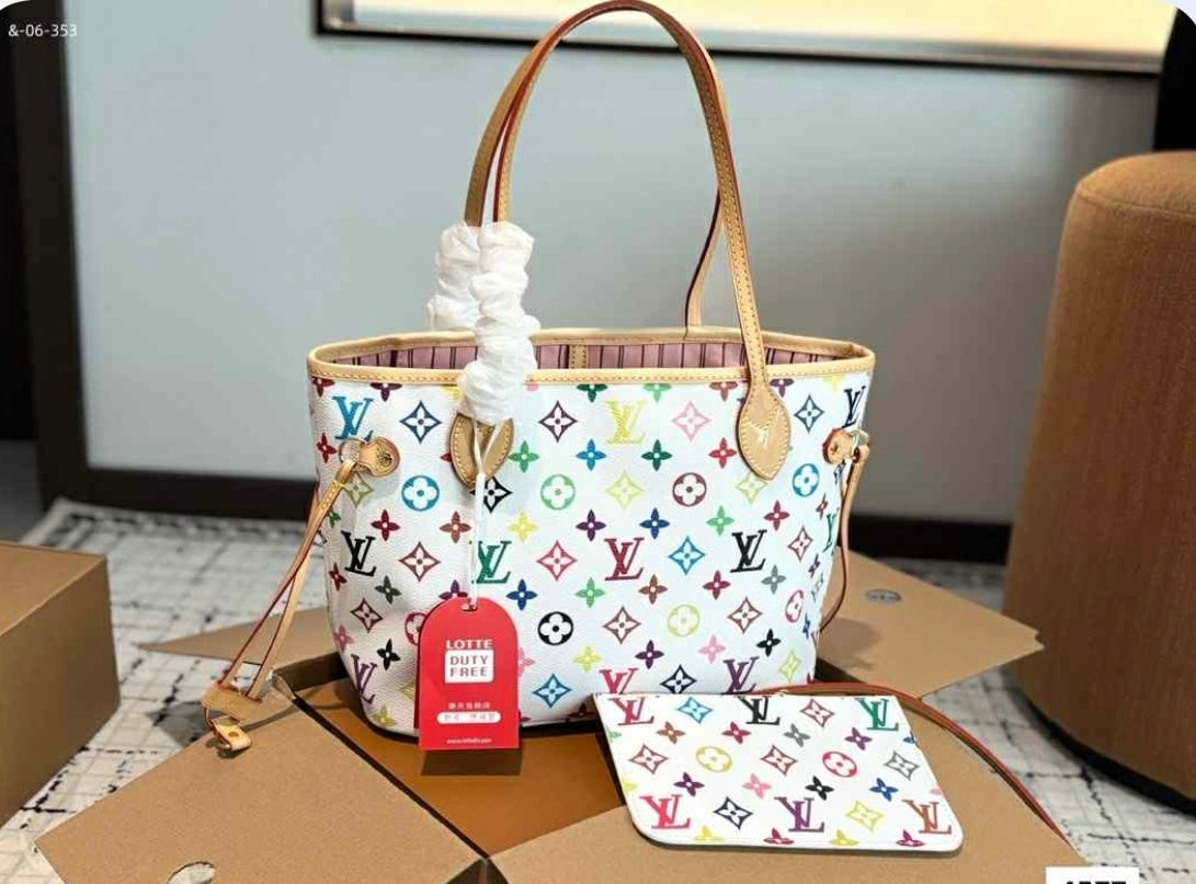 1:1 quality LV purse
