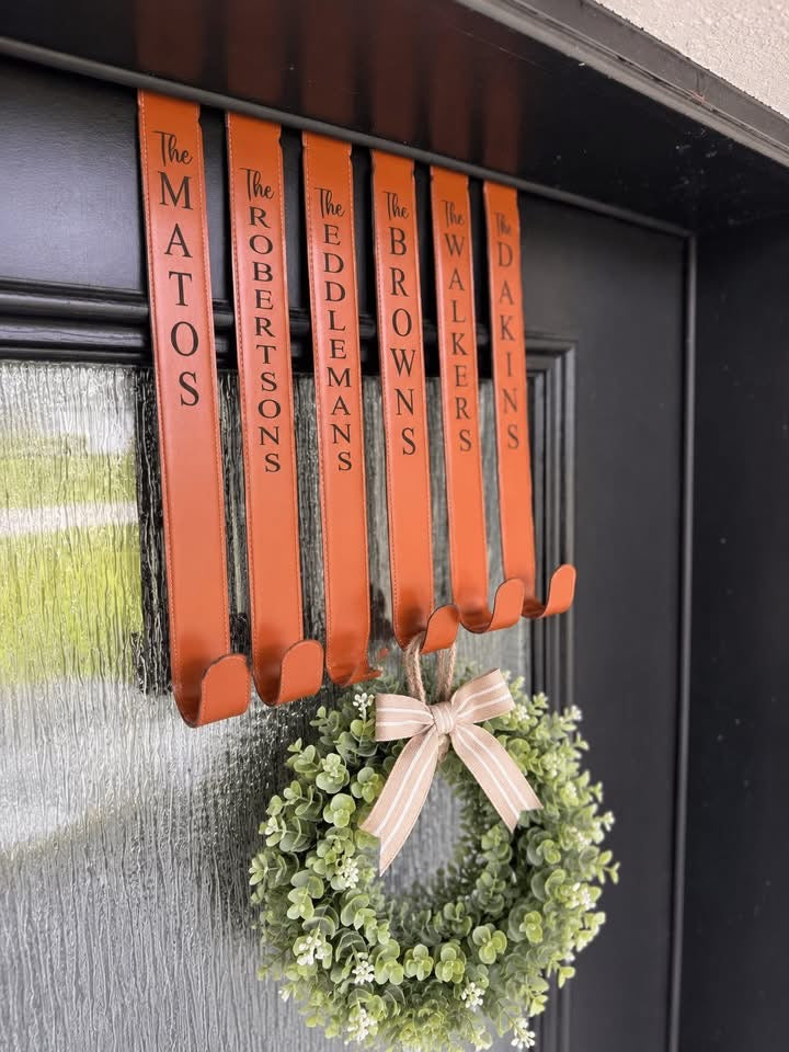 Personalized wreath hanger
