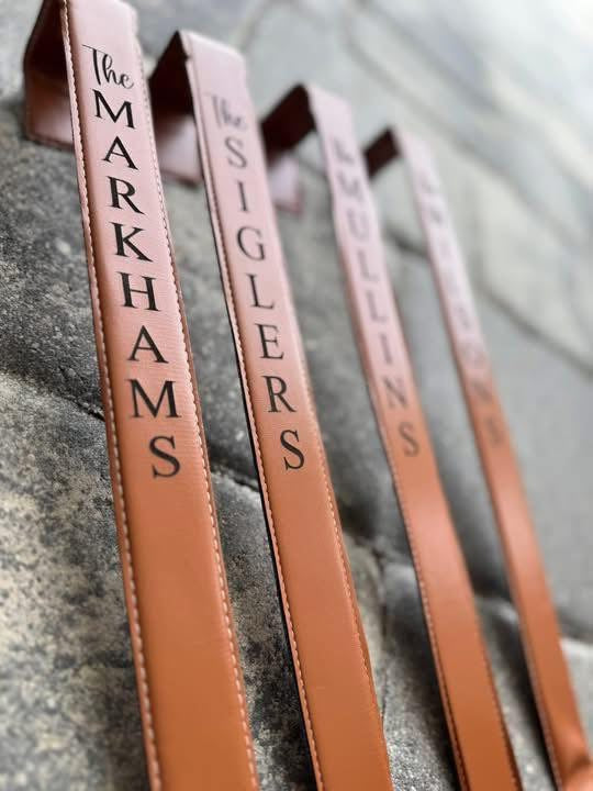 Personalized wreath hanger