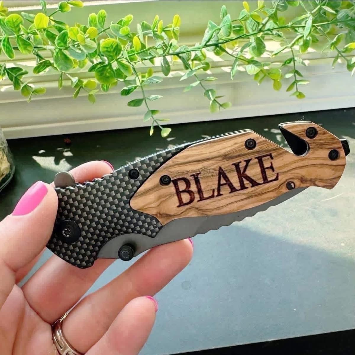 Custom pocket knife